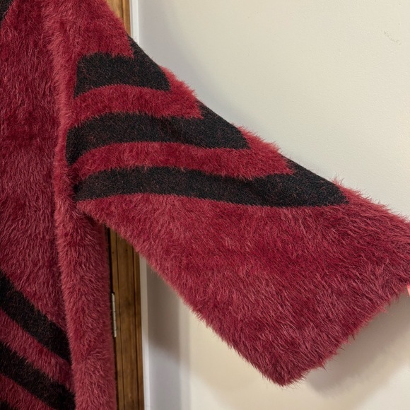 Long, fuzzy Curations open front cardigan, duster. 1X - Picture 4 of 10